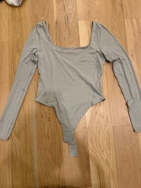 lululemon athletica Long Sleeve Scoop Neck Bodysuit in Light Gray